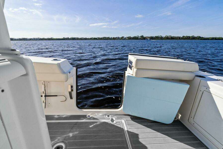 No Name 35ft Cobia Yacht For Sale