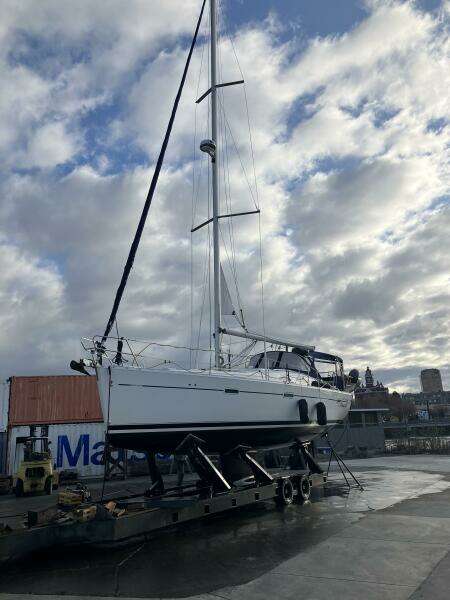 A Beautiful Day  39ft Beneteau Yacht For Sale