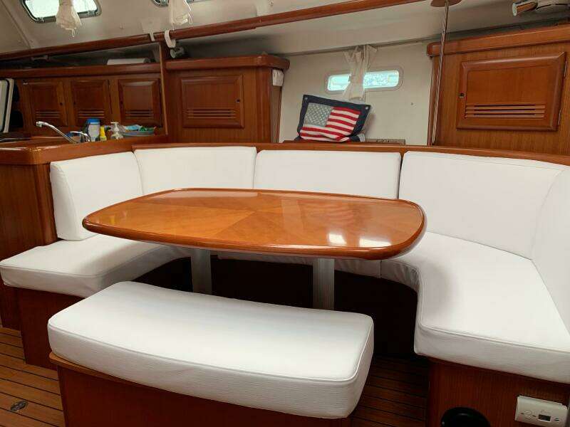 A Beautiful Day  39ft Beneteau Yacht For Sale