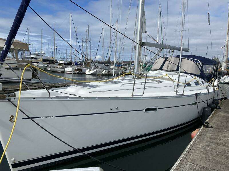A Beautiful Day  39ft Beneteau Yacht For Sale