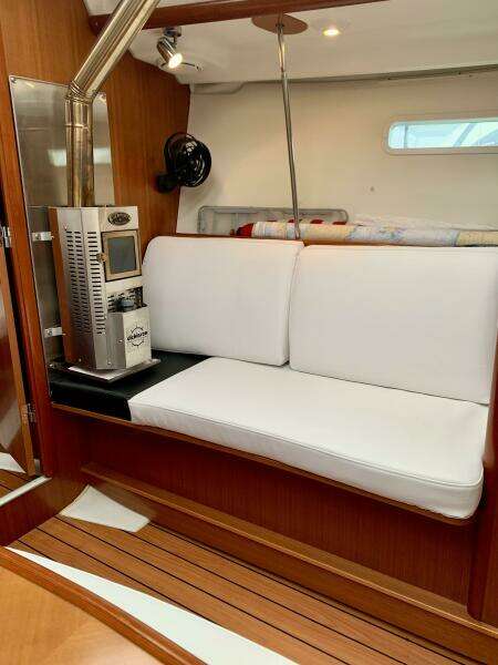 A Beautiful Day  39ft Beneteau Yacht For Sale