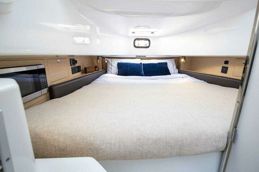 38ft Wellcraft Yacht For Sale