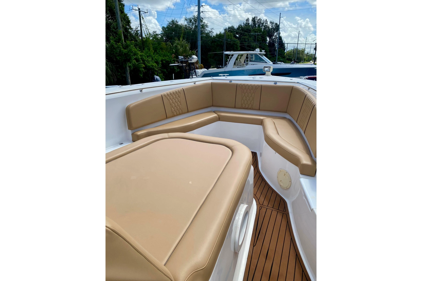 2023 Fishing Raptor 390 Solarium
