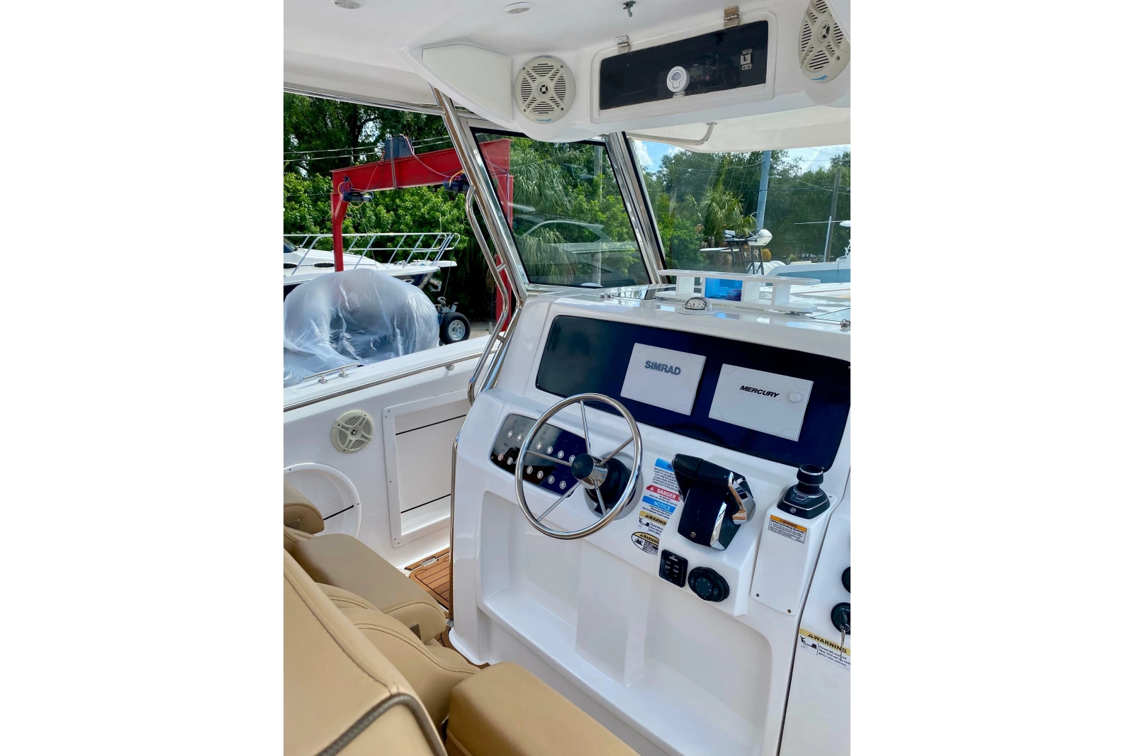 2023 Fishing Raptor 390 Solarium