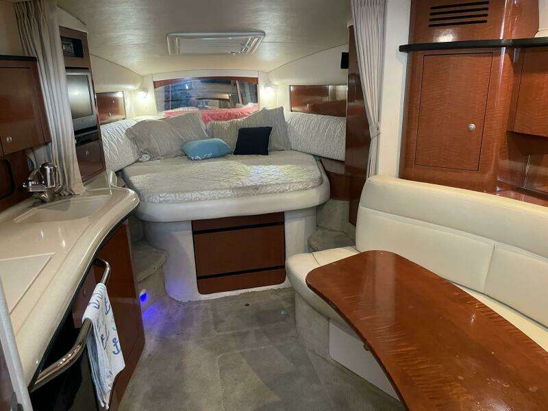 32ft Sea Ray Yacht For Sale
