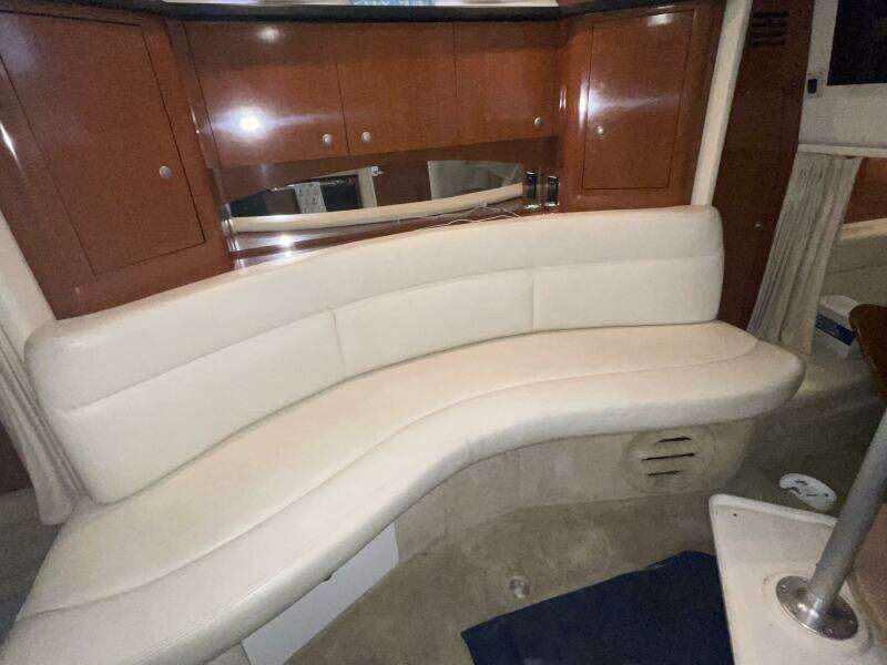 32ft Sea Ray Yacht For Sale