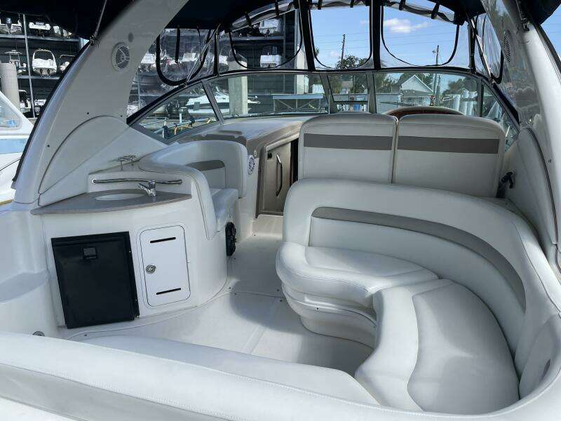 32ft Sea Ray Yacht For Sale