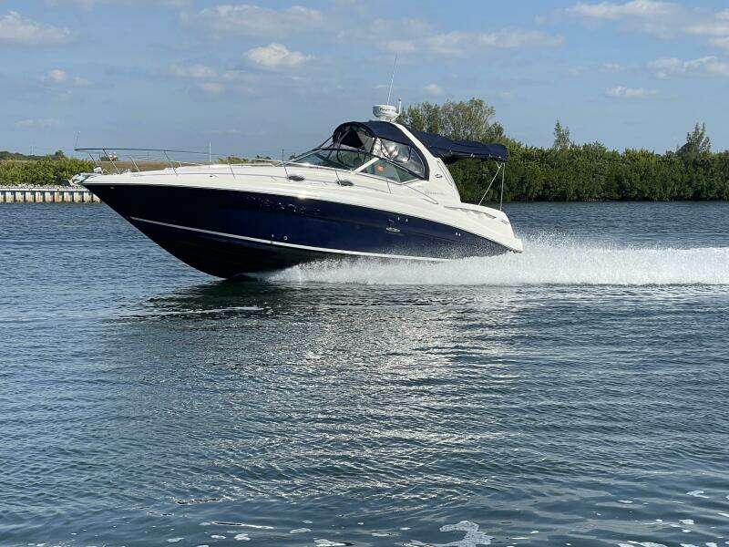 32ft Sea Ray Yacht For Sale