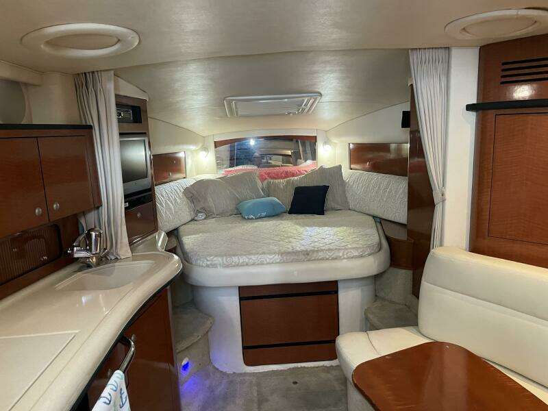 32ft Sea Ray Yacht For Sale