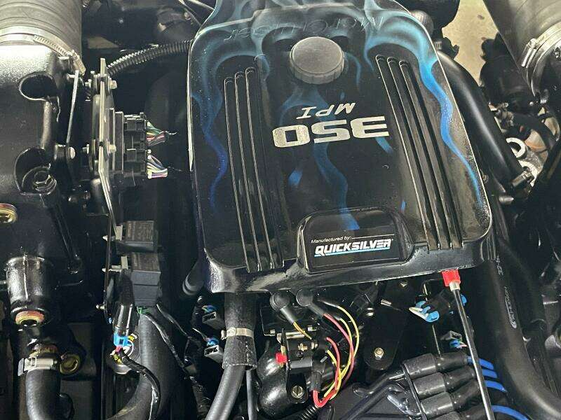 32ft Sea Ray Yacht For Sale