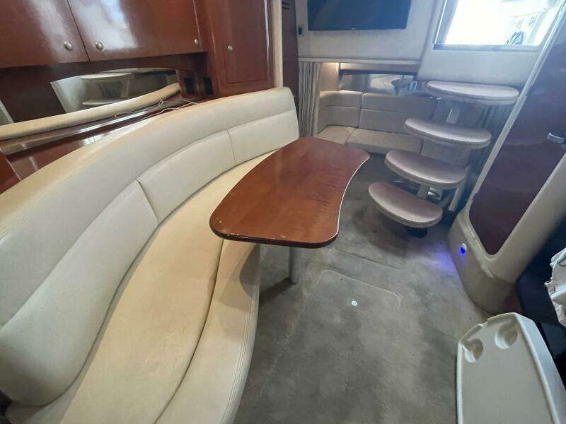 32ft Sea Ray Yacht For Sale