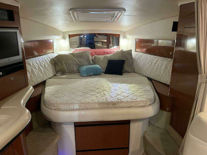 32ft Sea Ray Yacht For Sale