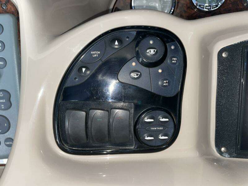 32ft Sea Ray Yacht For Sale