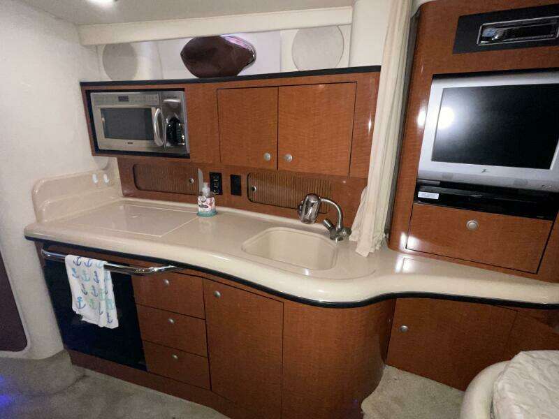32ft Sea Ray Yacht For Sale