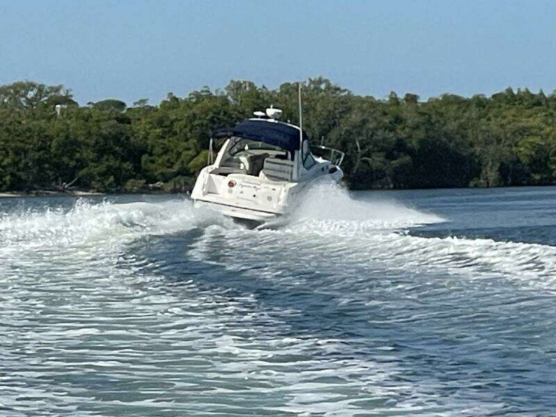 32ft Sea Ray Yacht For Sale