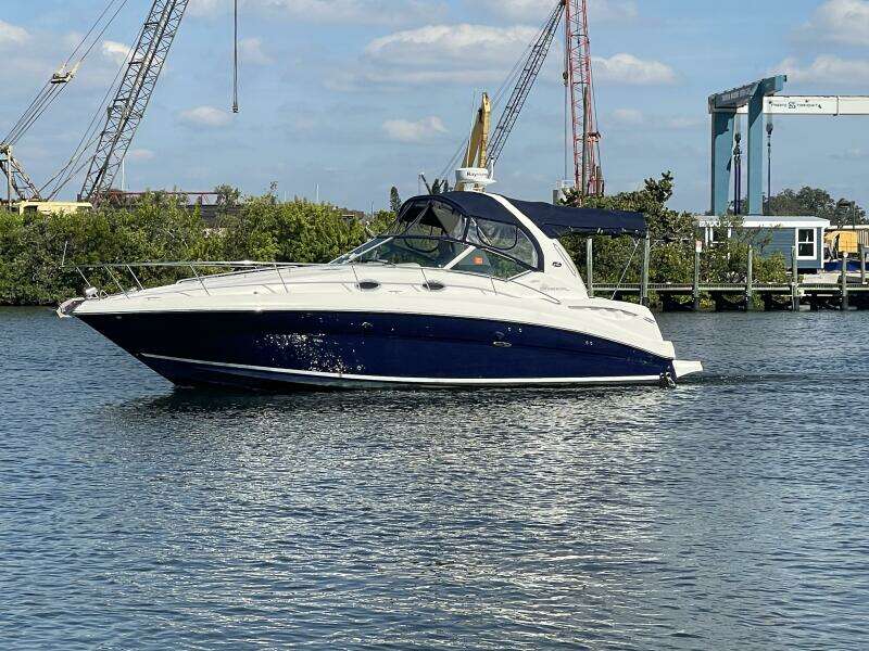 32ft Sea Ray Yacht For Sale