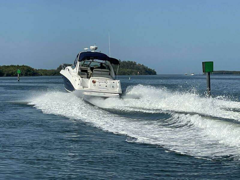 32ft Sea Ray Yacht For Sale