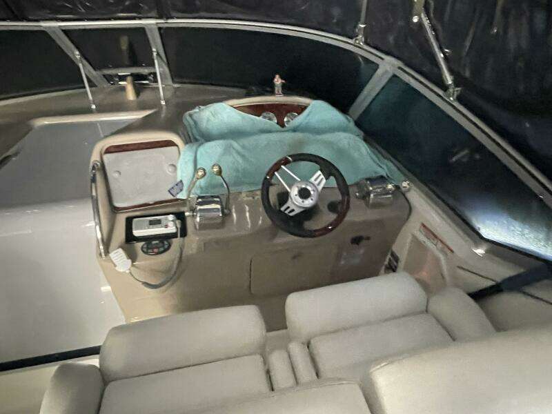 32ft Sea Ray Yacht For Sale