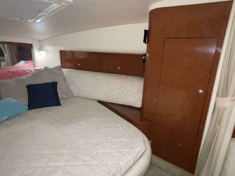 32ft Sea Ray Yacht For Sale