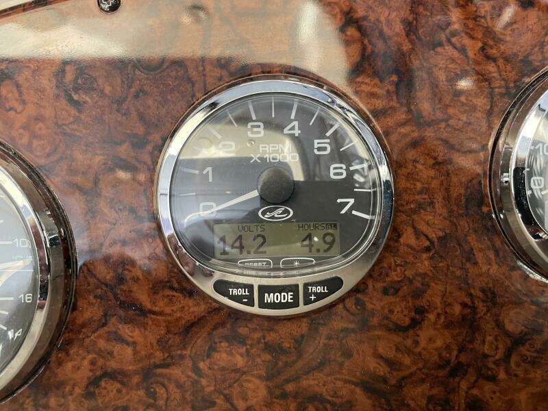 32ft Sea Ray Yacht For Sale