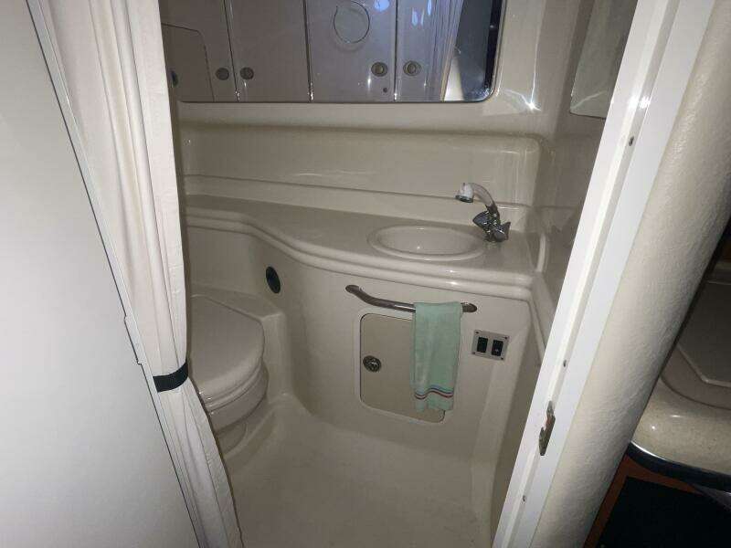 32ft Sea Ray Yacht For Sale