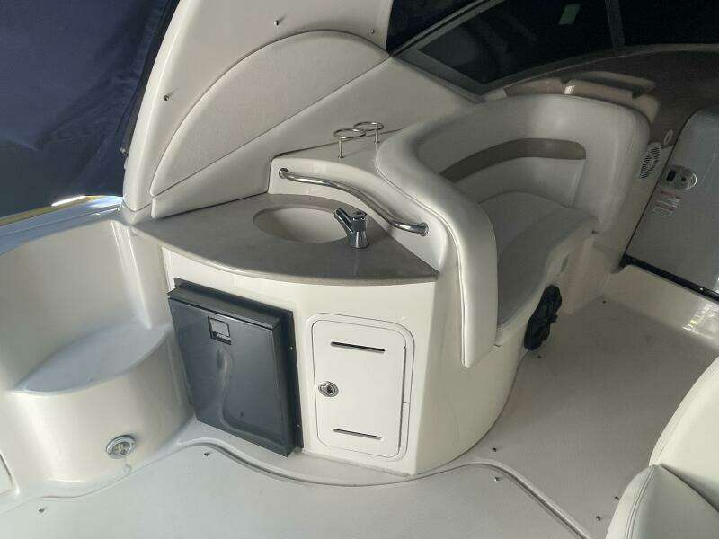 32ft Sea Ray Yacht For Sale