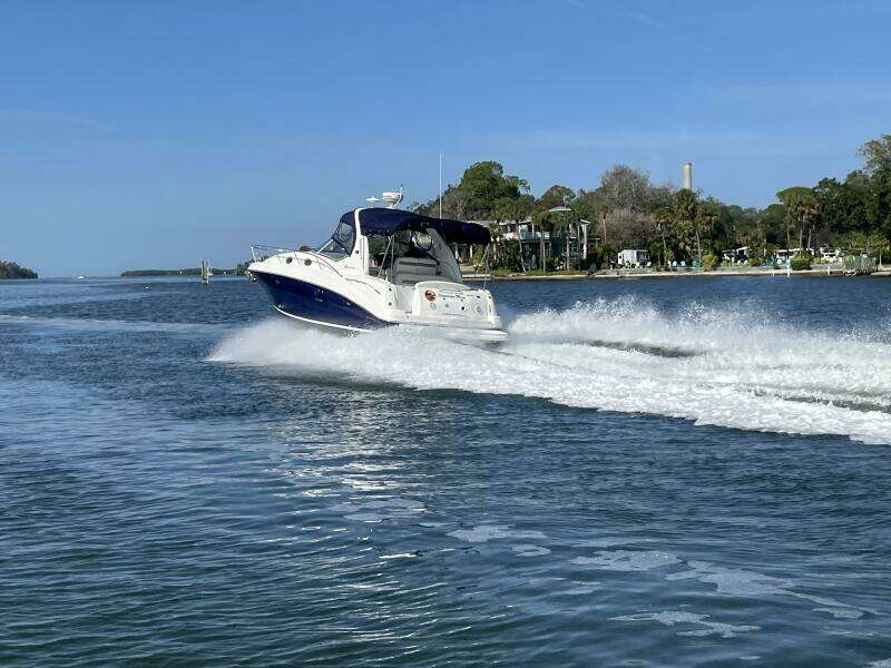 32ft Sea Ray Yacht For Sale