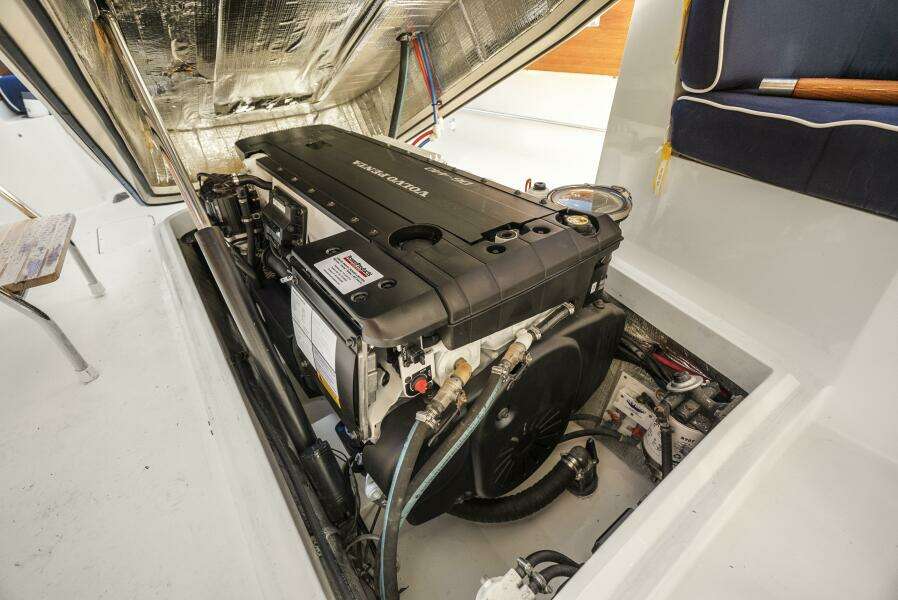 YAHTZEE 36ft Hinckley Yacht For Sale