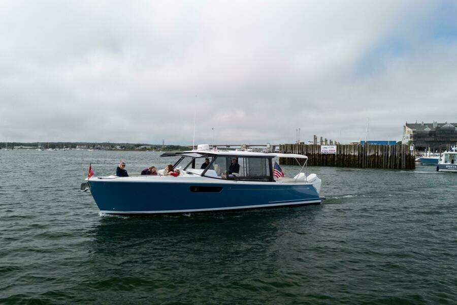 35ft MJM Yacht For Sale