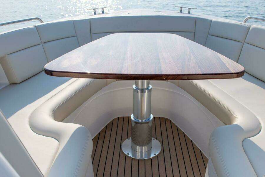 35ft MJM Yacht For Sale