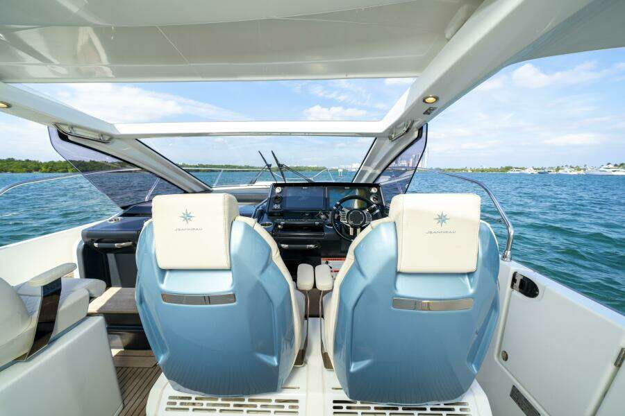 43ft Jeanneau Yacht For Sale