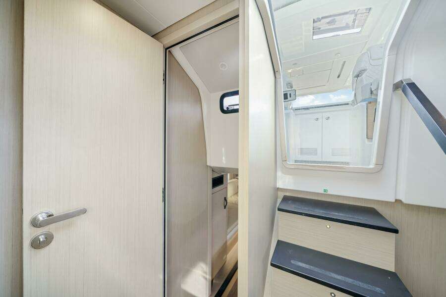 43ft Jeanneau Yacht For Sale