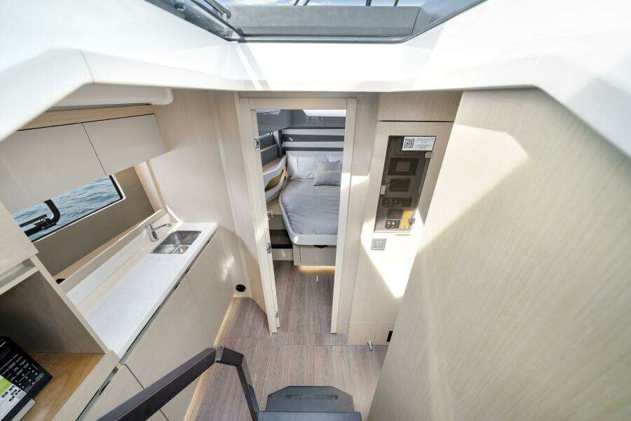 43ft Jeanneau Yacht For Sale