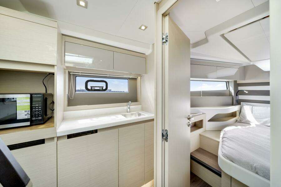 43ft Jeanneau Yacht For Sale