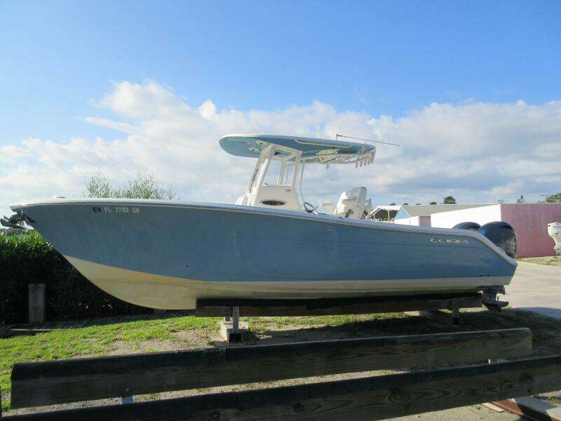 2020 Cobia 280 Center Console