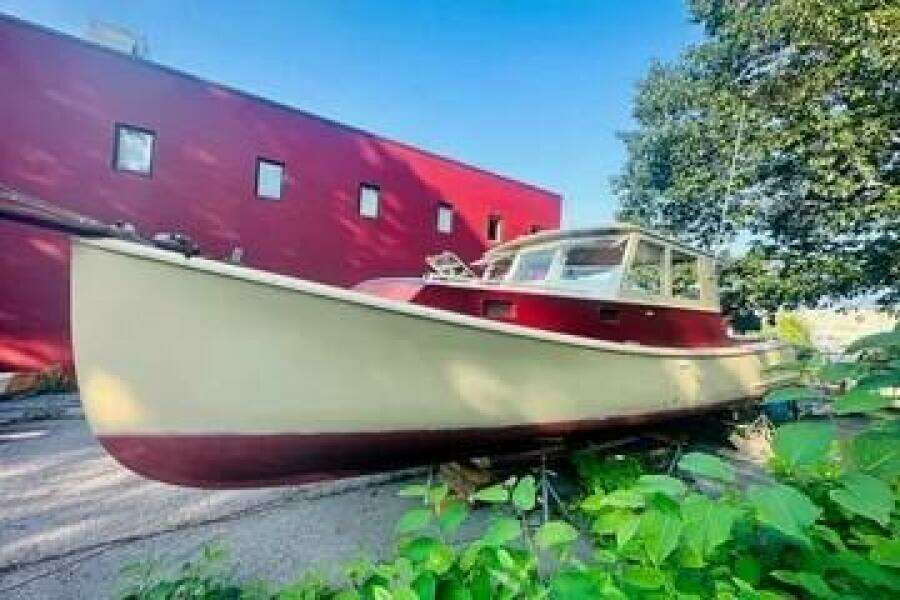32ft Holland Yacht For Sale