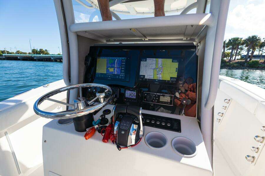 27ft AmeraCat Yacht For Sale