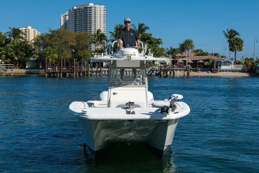 27ft AmeraCat Yacht For Sale