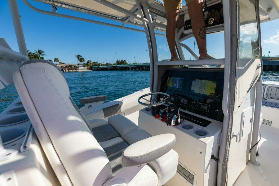 27ft AmeraCat Yacht For Sale