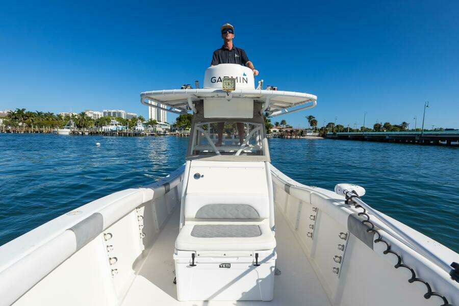27ft AmeraCat Yacht For Sale