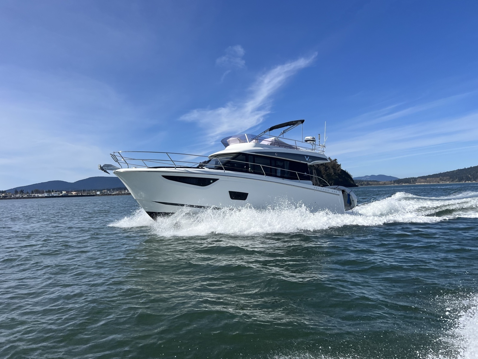 Sweet  amp  Salty 37ft Jeanneau Yacht For Sale