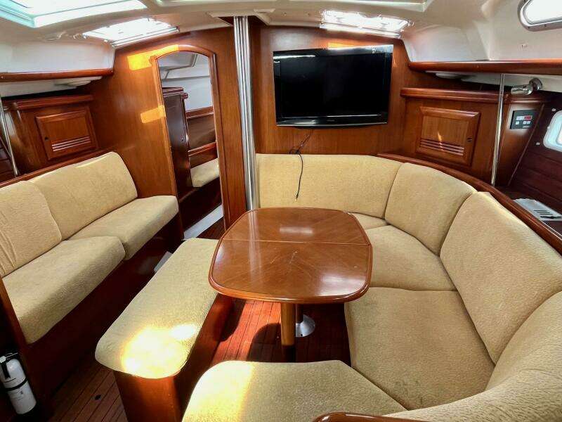 Sosy 42ft Beneteau Yacht For Sale