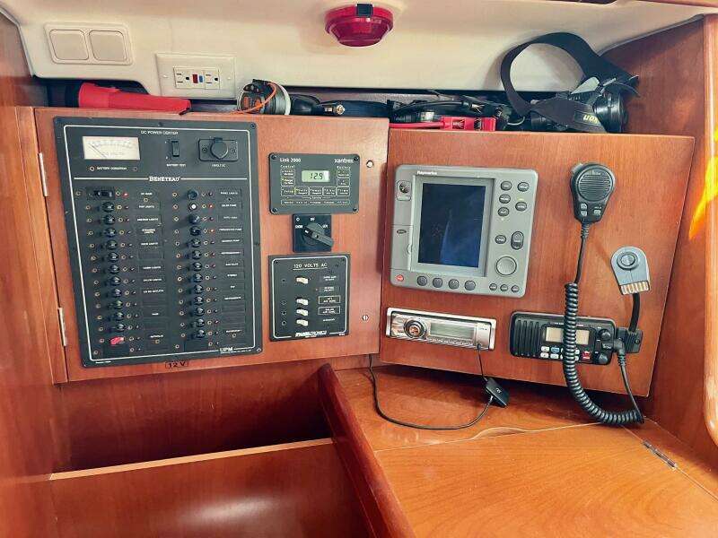 Sosy 42ft Beneteau Yacht For Sale