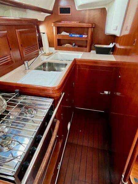 Sosy 42ft Beneteau Yacht For Sale