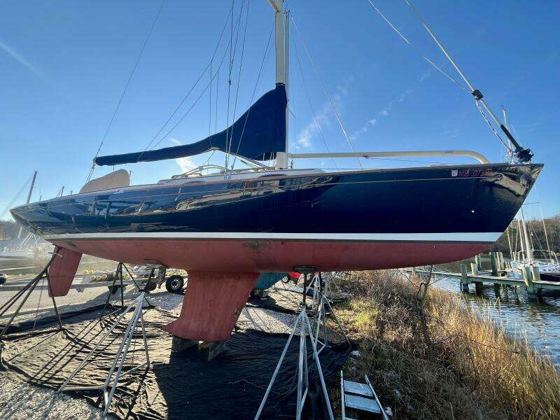33ft Alerion Yacht For Sale