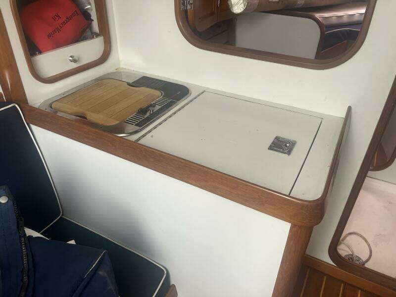 33ft Alerion Yacht For Sale