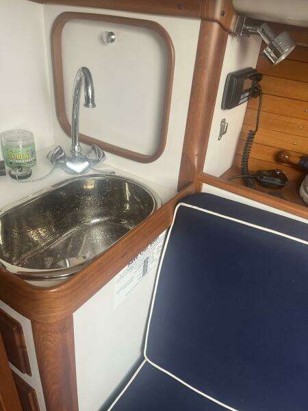 33ft Alerion Yacht For Sale