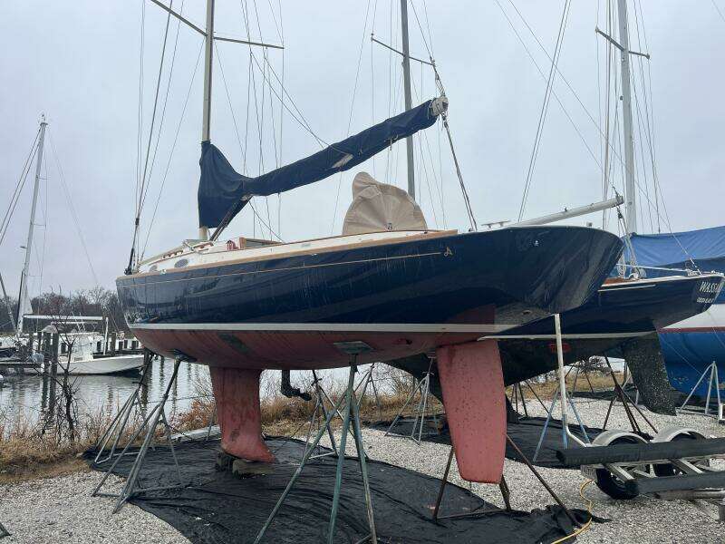 33ft Alerion Yacht For Sale