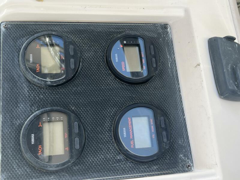 23' 2004 Grady-White 