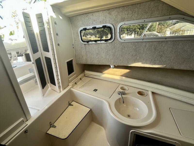 23' 2004 Grady-White 